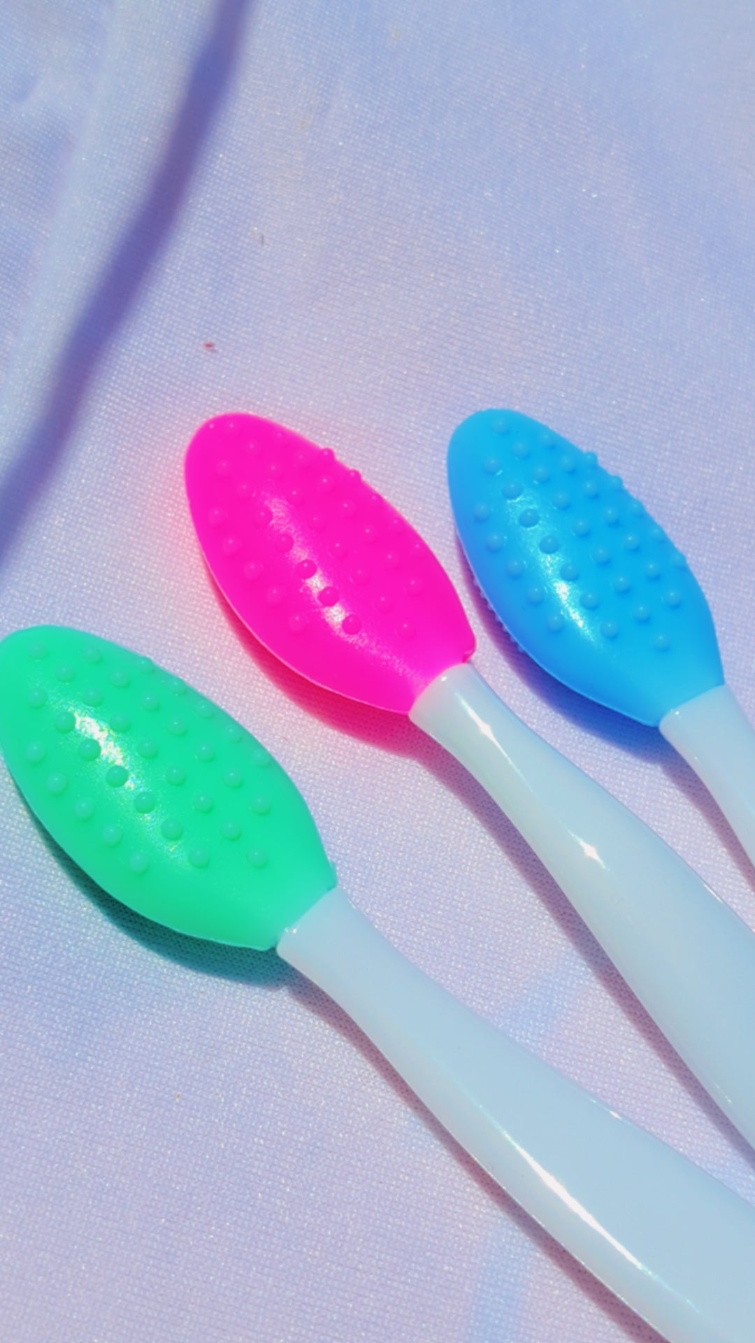 Lip Scrubber
